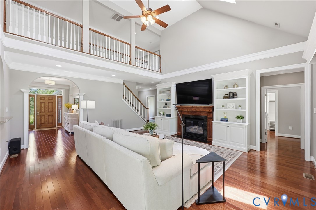 409 Regina Ln
