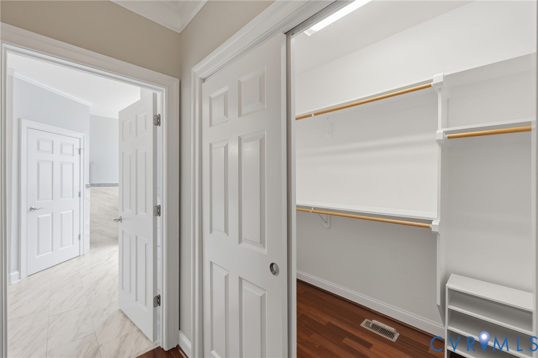 409 Regina Ln