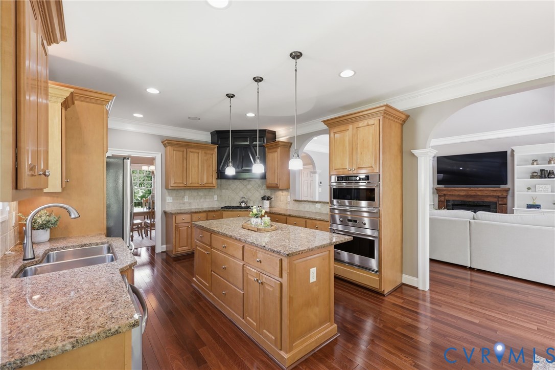 409 Regina Ln