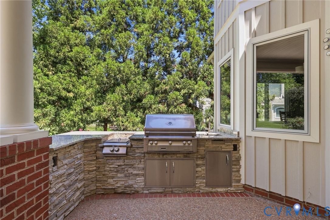 409 Regina Ln
