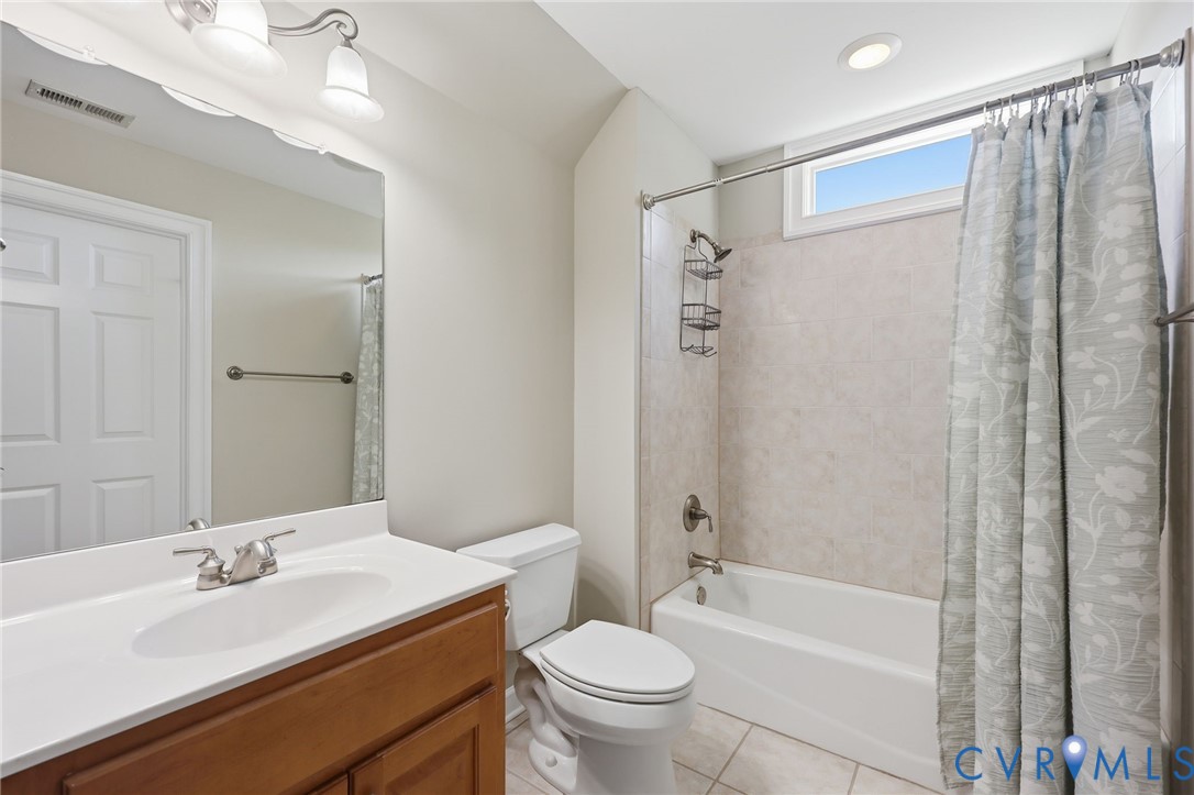 409 Regina Ln