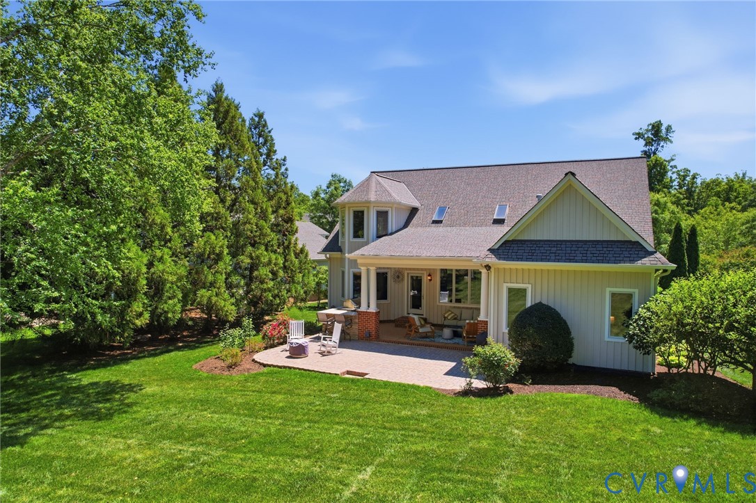 409 Regina Ln