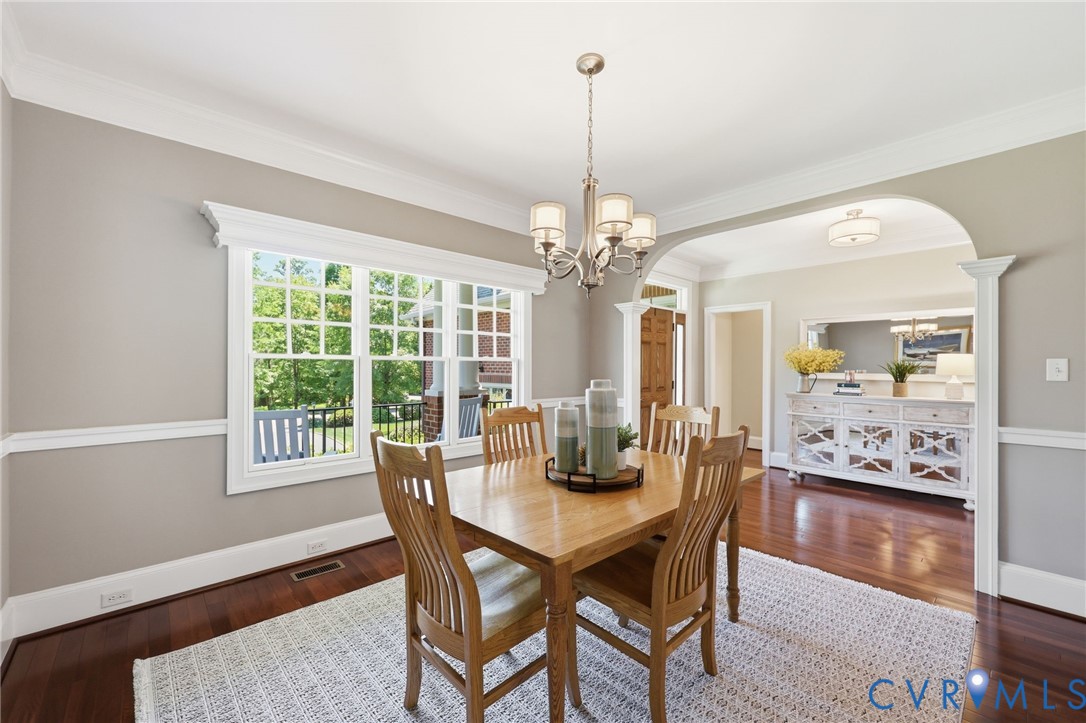 409 Regina Ln