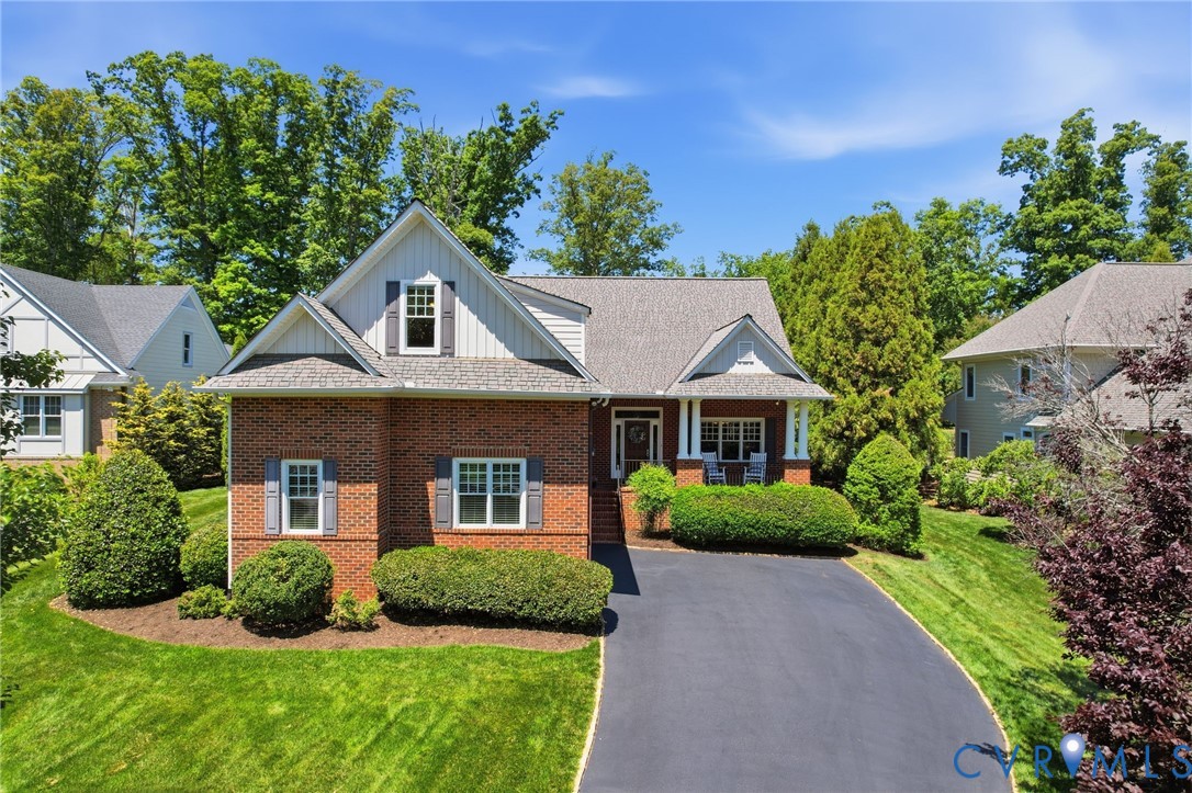 409 Regina Ln