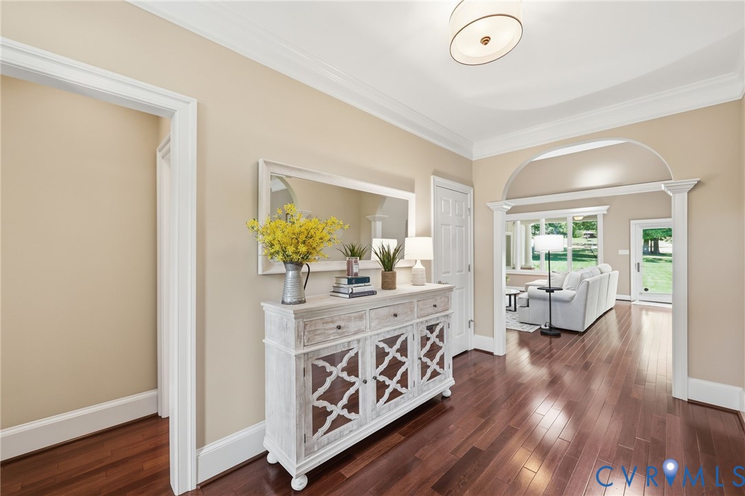 409 Regina Ln