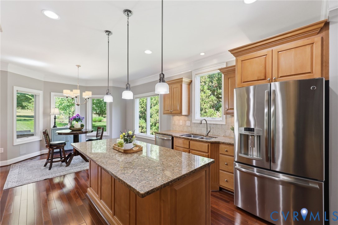 409 Regina Ln