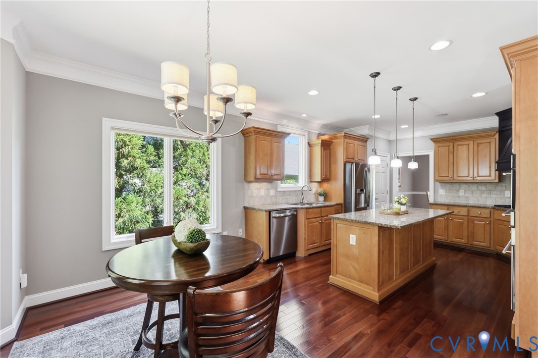 409 Regina Ln