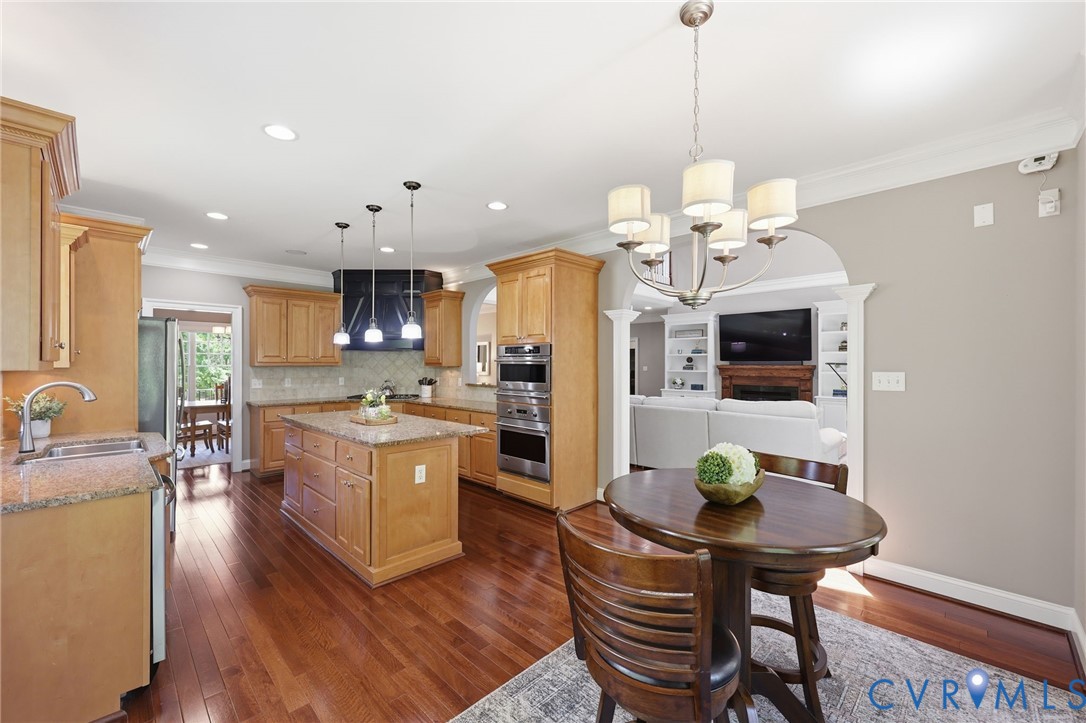 409 Regina Ln