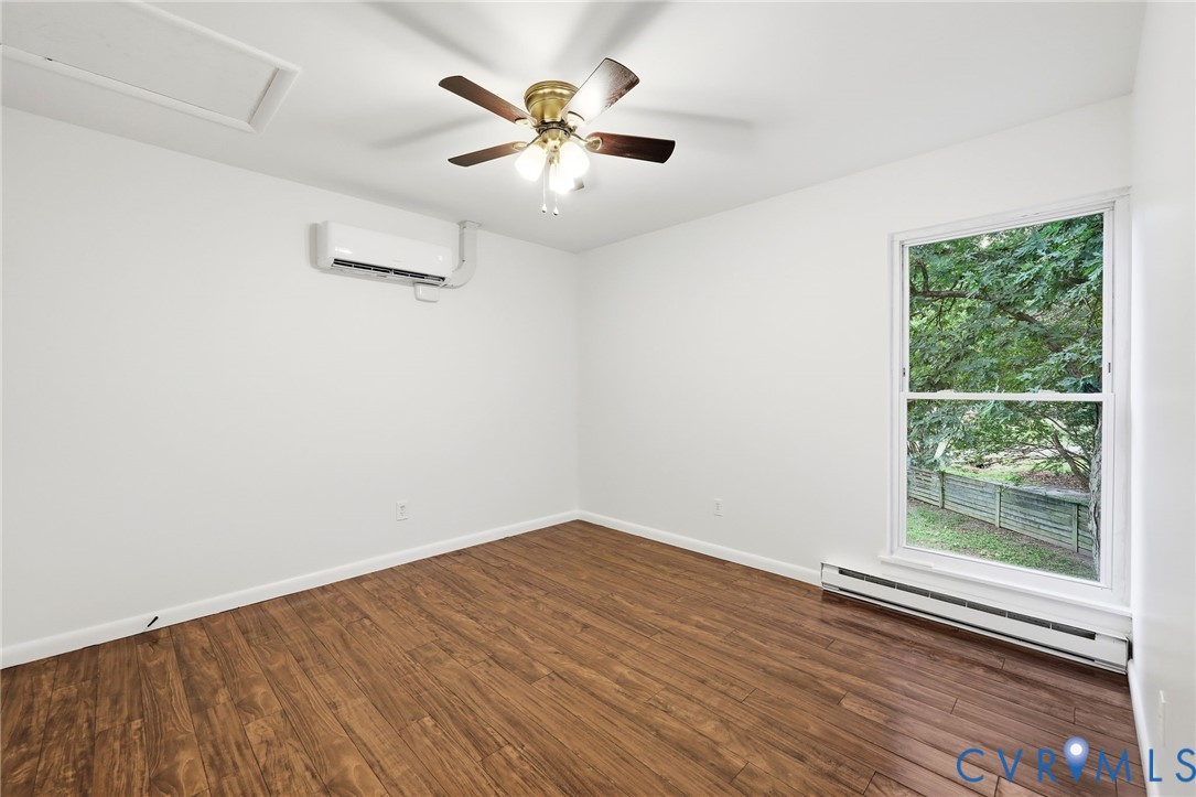 4900 Genlou Cir
