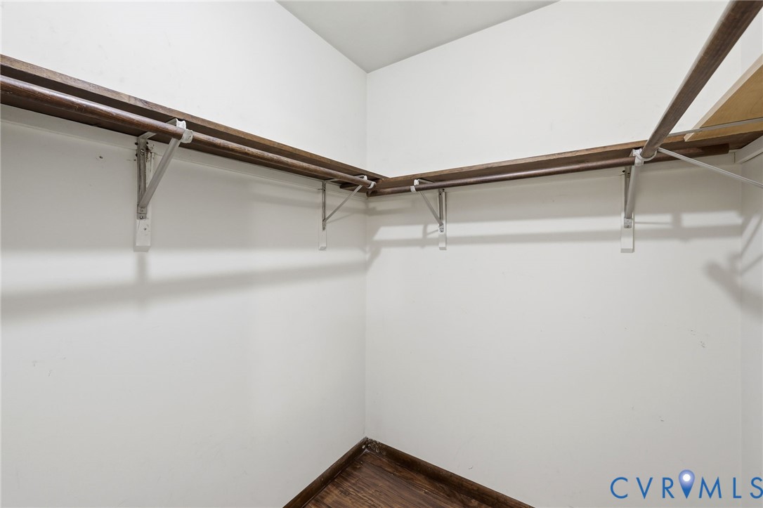 4900 Genlou Cir