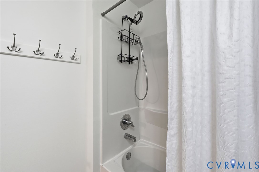 4900 Genlou Cir