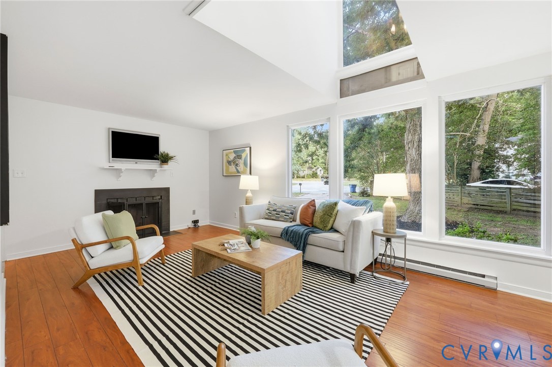4900 Genlou Cir