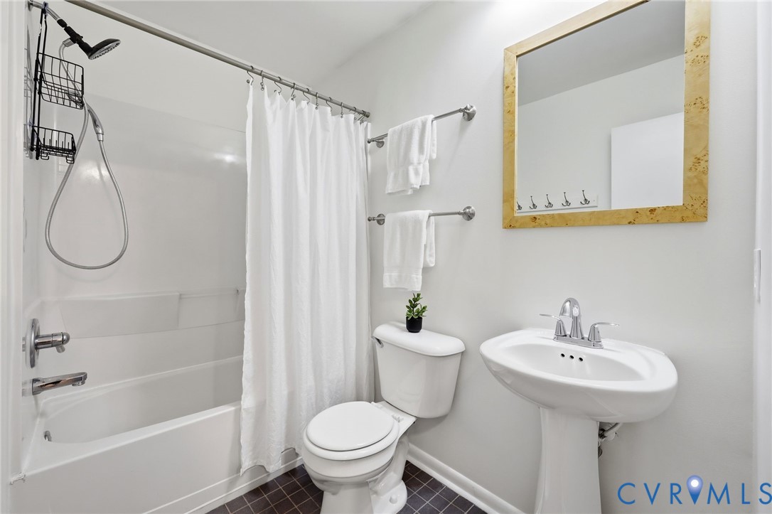 4900 Genlou Cir