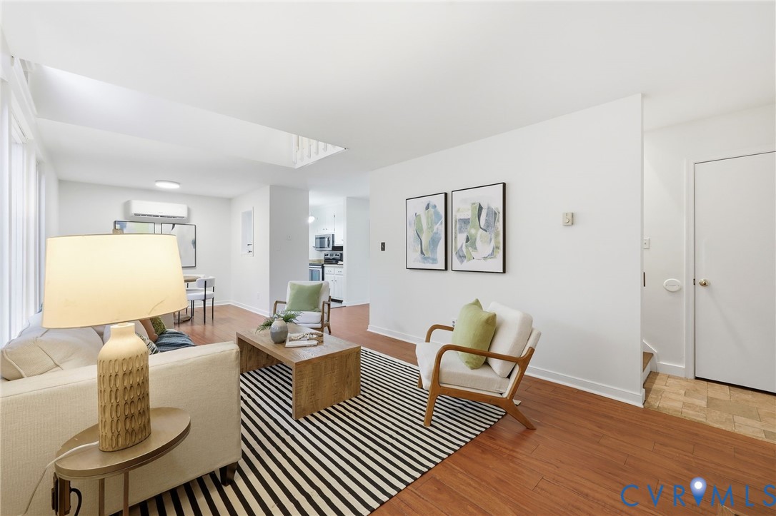 4900 Genlou Cir