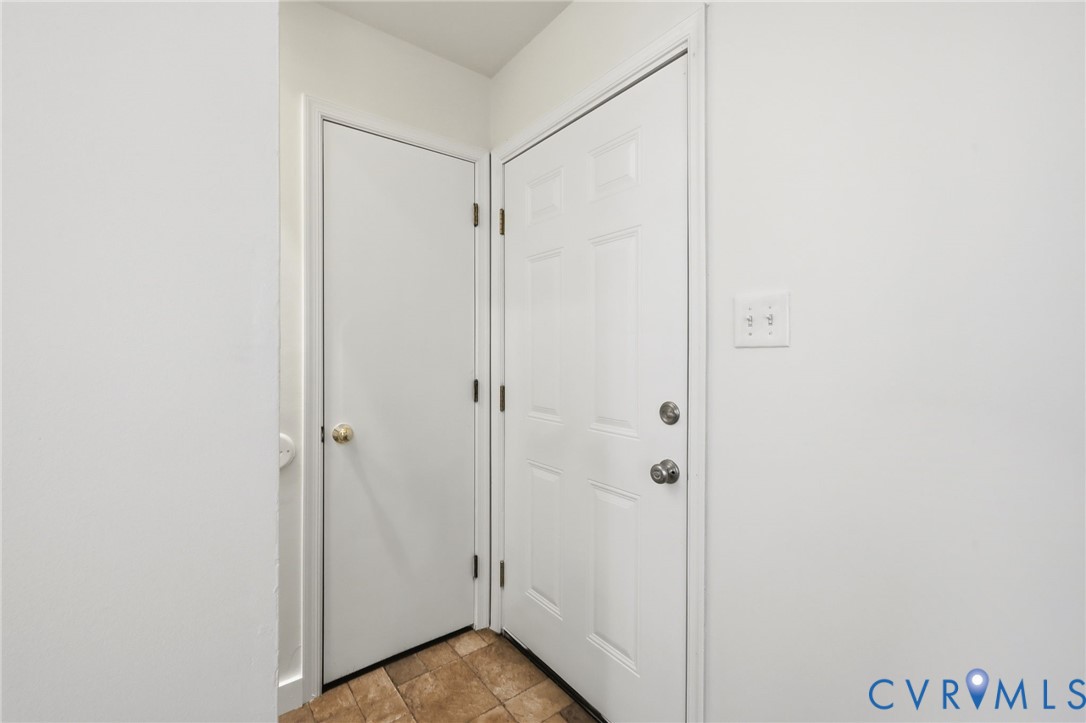 4900 Genlou Cir