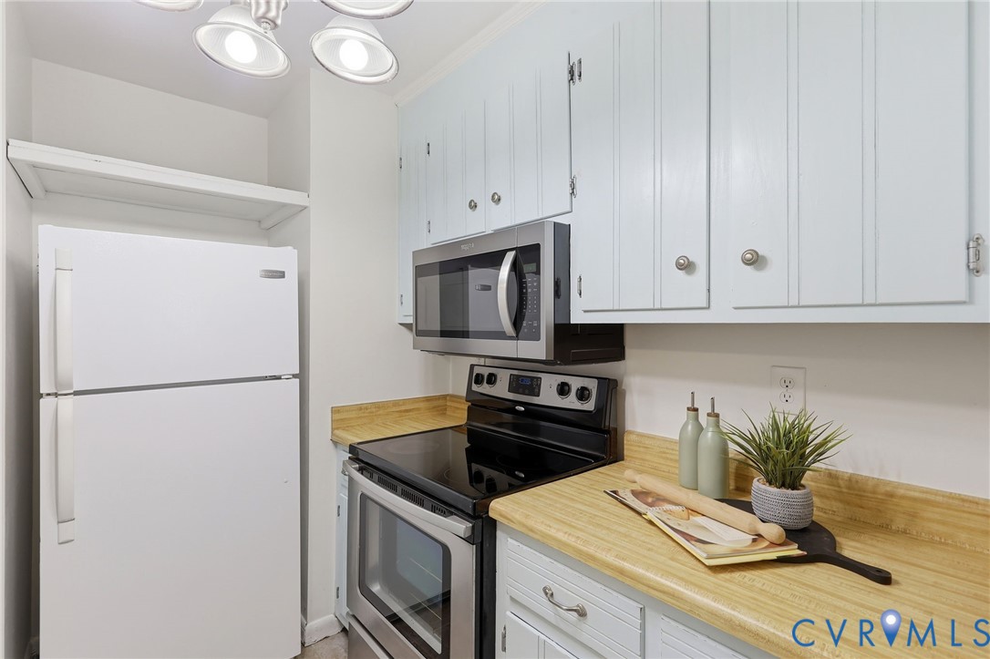 4900 Genlou Cir