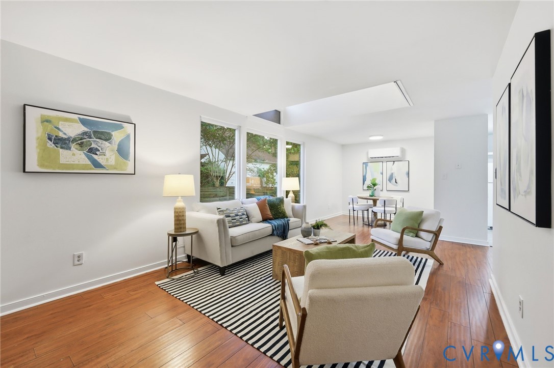 4900 Genlou Cir