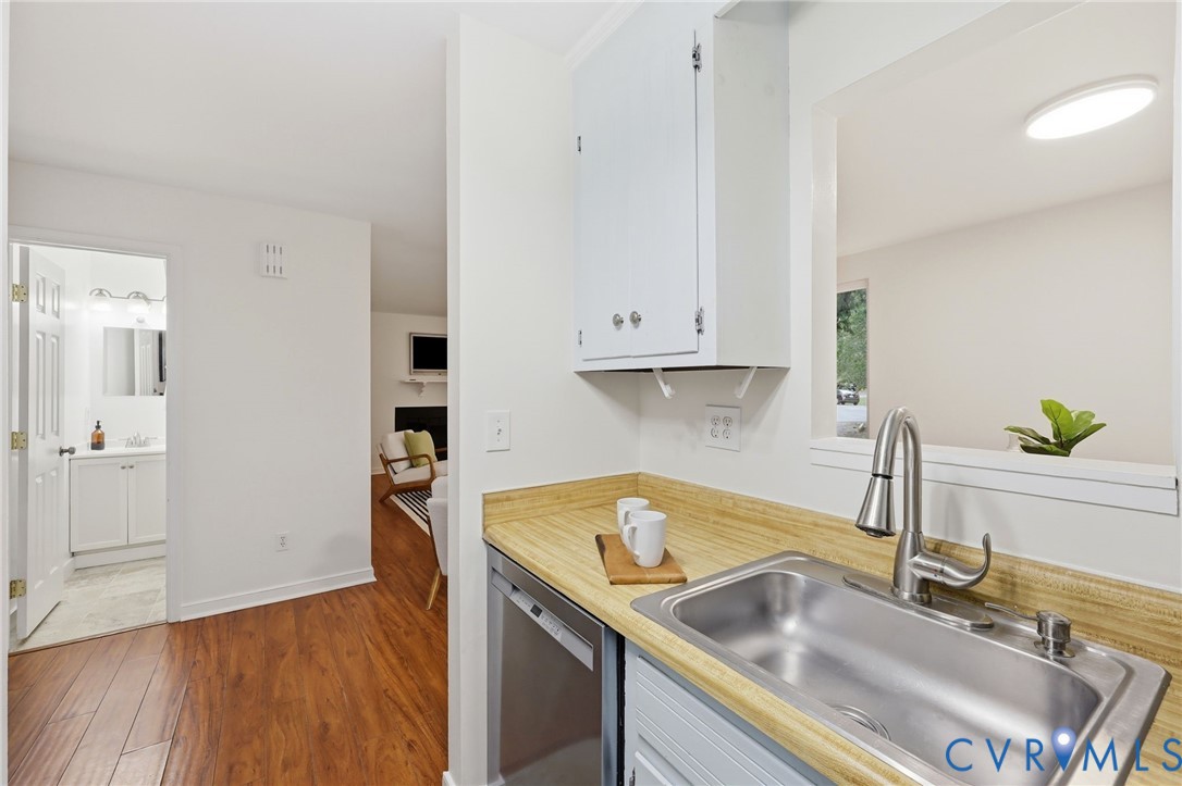 4900 Genlou Cir