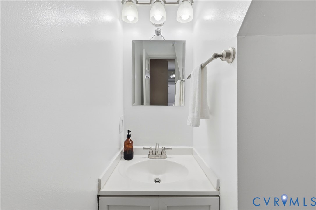 4900 Genlou Cir