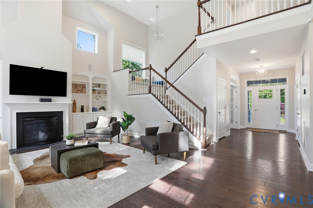 16012 Garston Ln