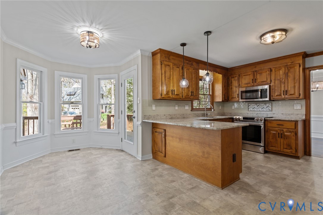 9604 St Regis Ter