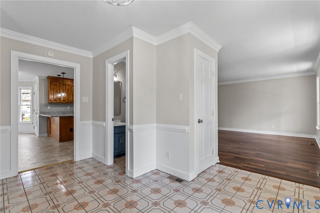 9604 St Regis Ter