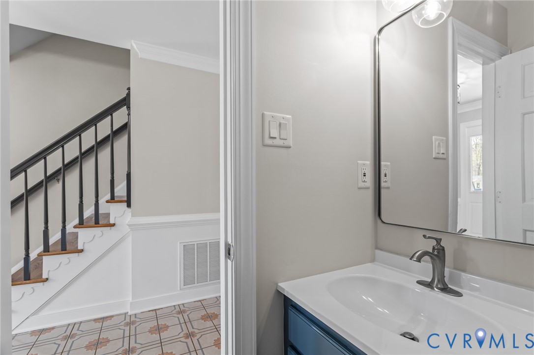 9604 St Regis Ter