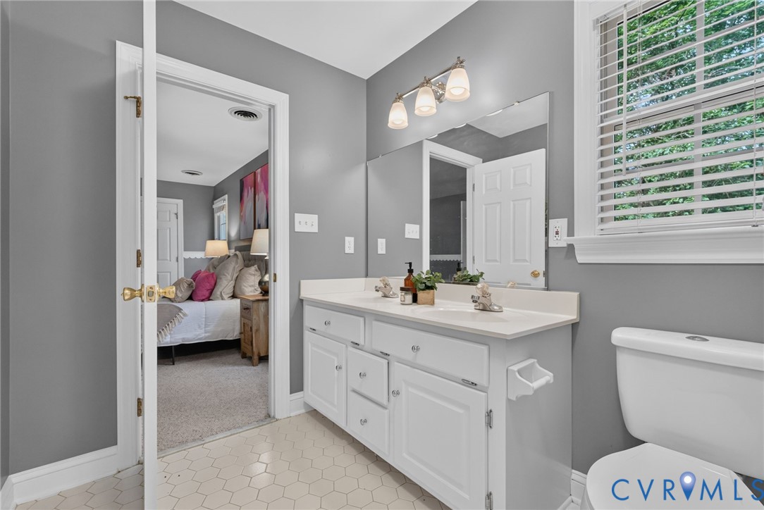 8201 Sidlaw Hills Ter