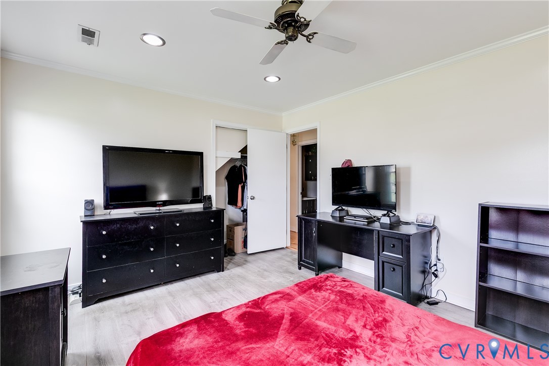 6496 Marie Ln
