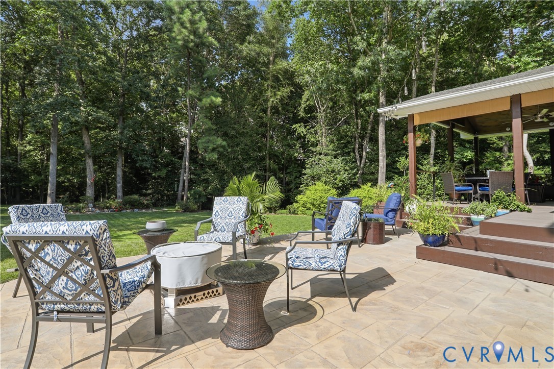8024 Hampton Meadows Ln