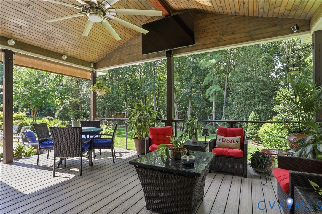 8024 Hampton Meadows Ln