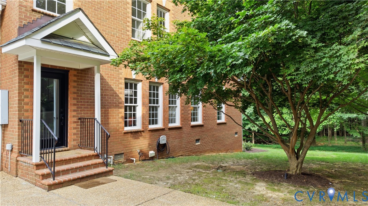 3231 Queens Grant Dr