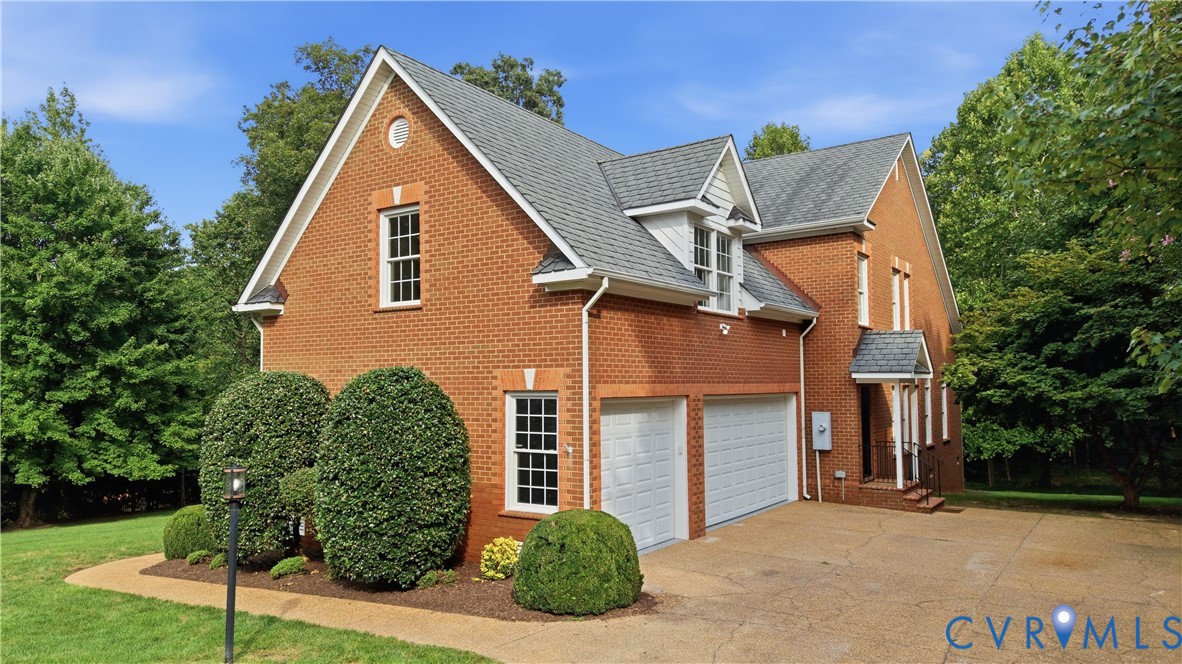 3231 Queens Grant Dr