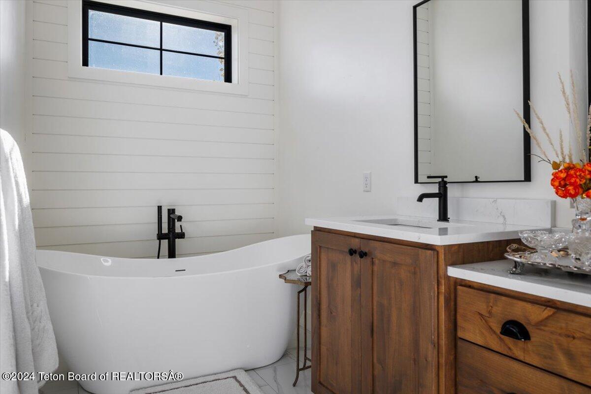 8910 RIVER RIM RANCH Road