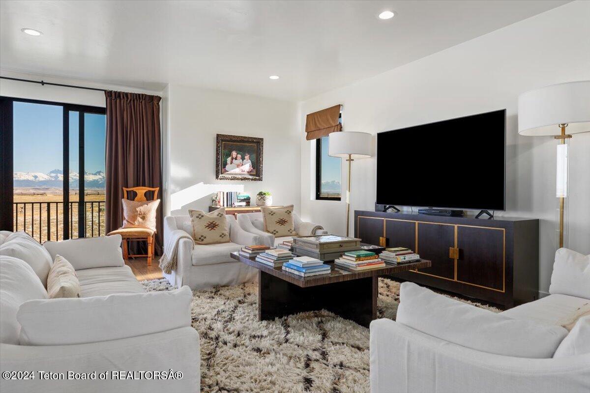 8910 RIVER RIM RANCH Road