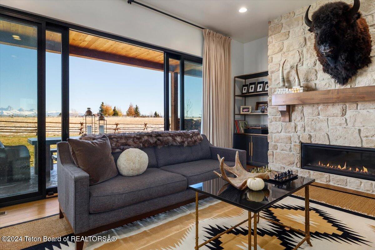 8910 RIVER RIM RANCH Road