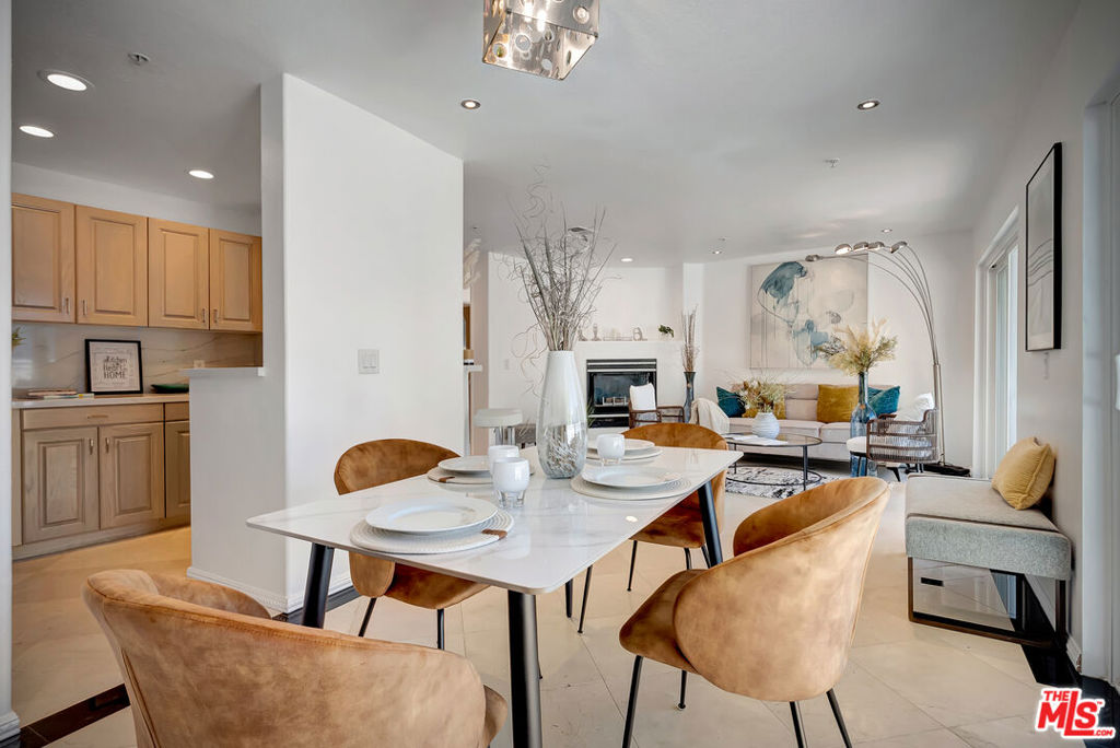 650 Kelton Avenue 301