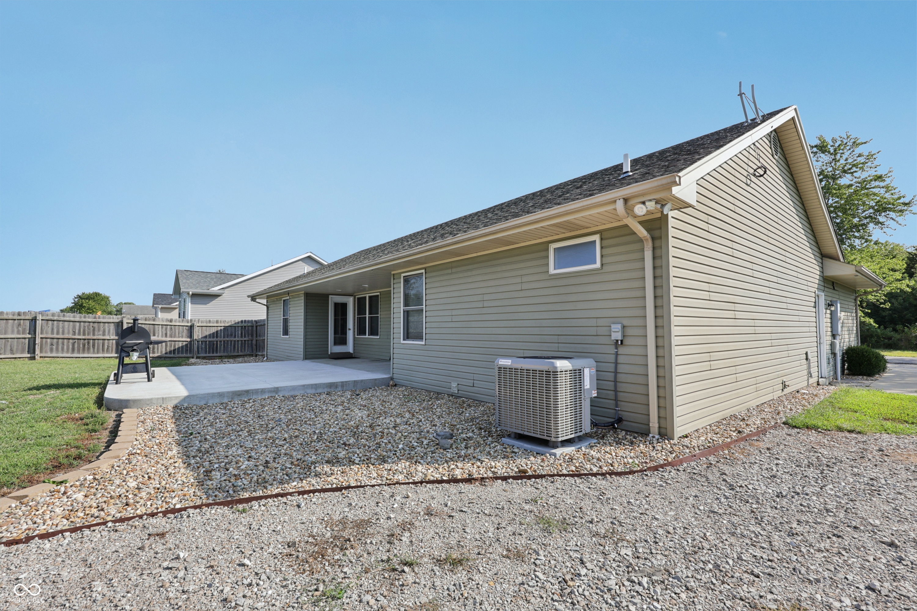 3244 N County Road 900 E