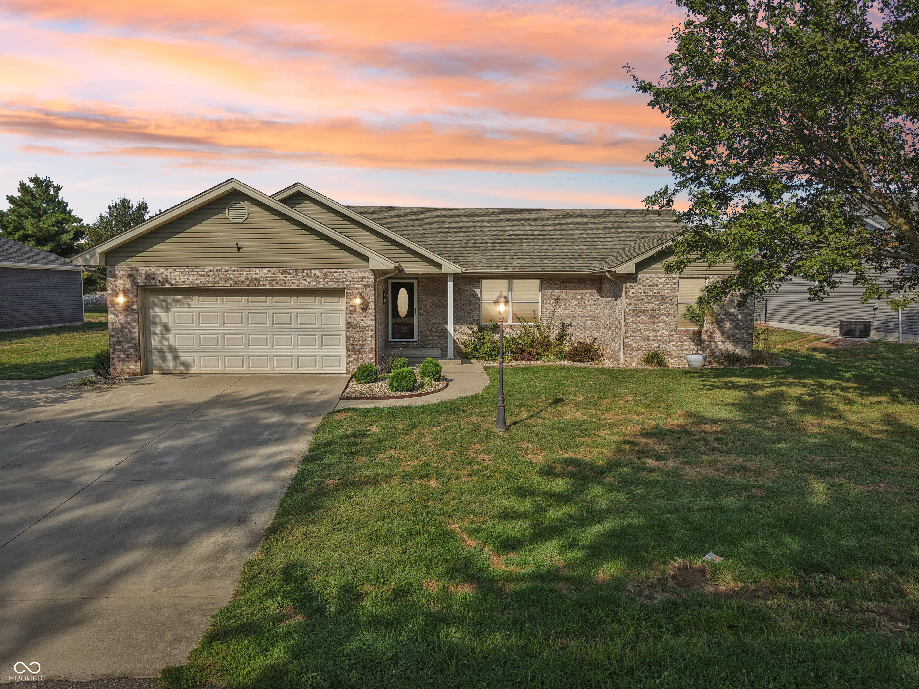 3244 N County Road 900 E