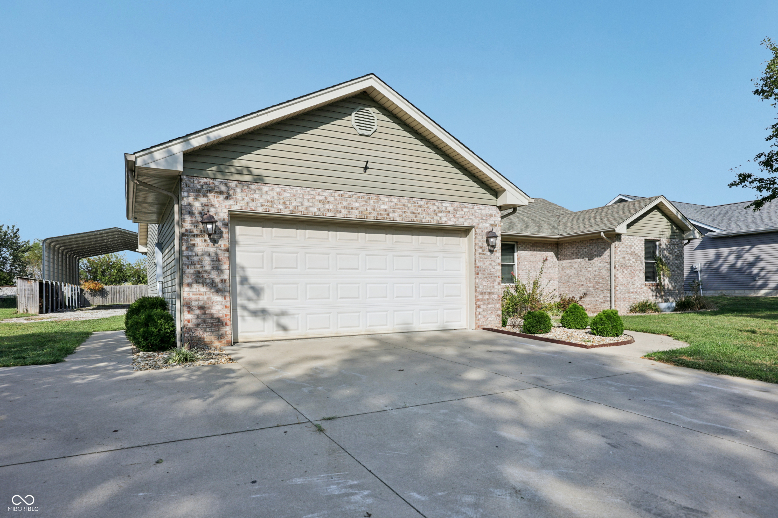 3244 N County Road 900 E