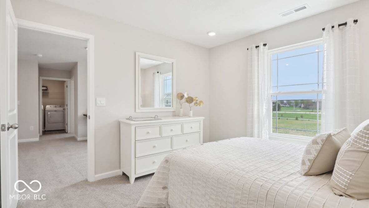 1608 Buttons Drive
