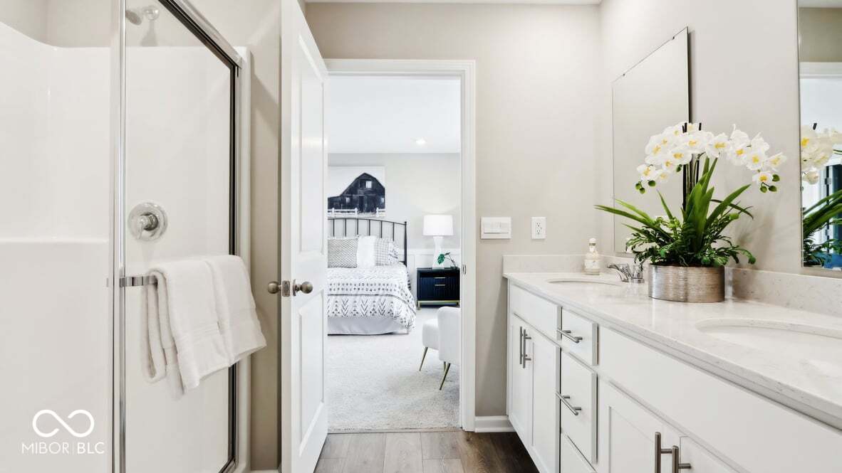 1608 Buttons Drive