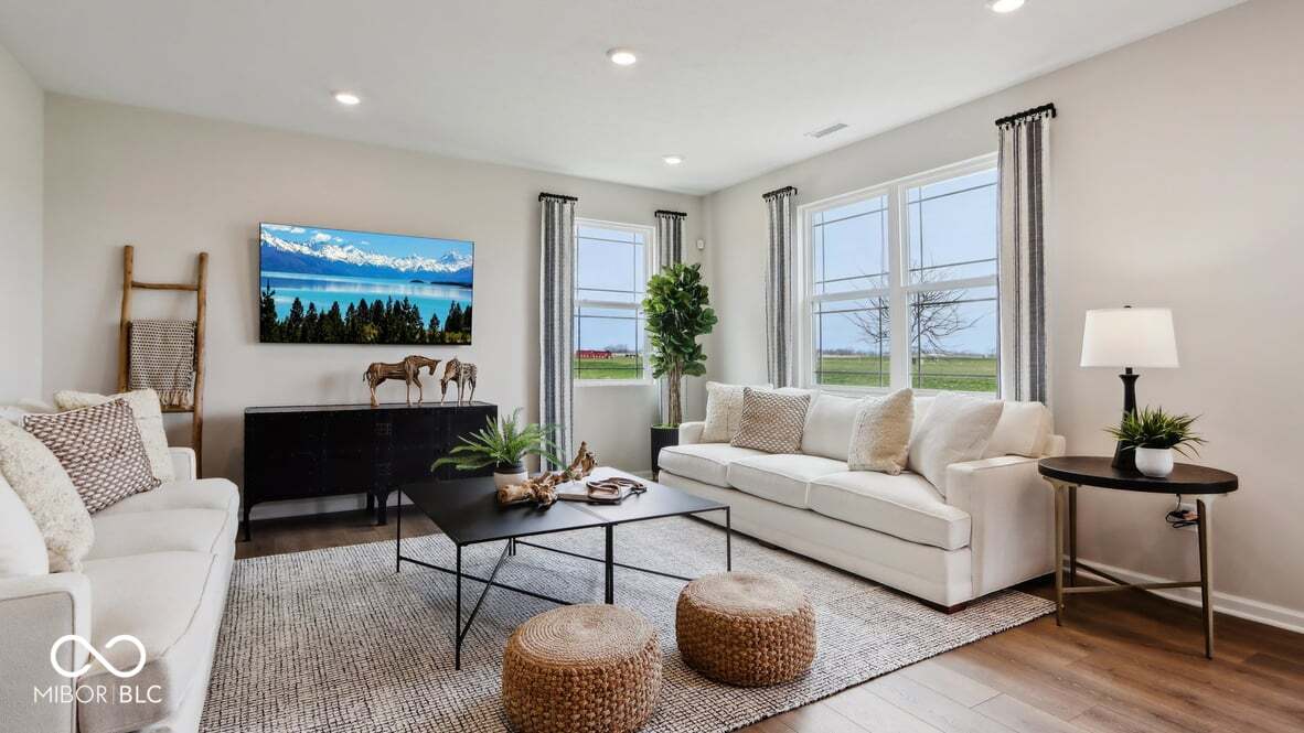 1608 Buttons Drive