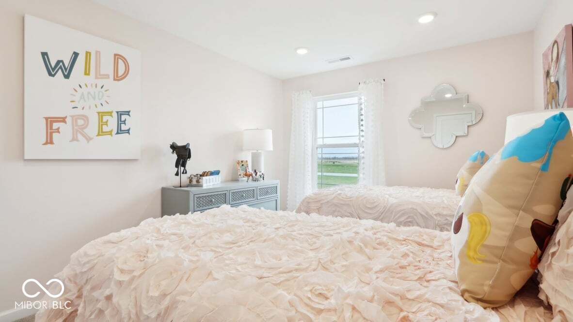 1608 Buttons Drive