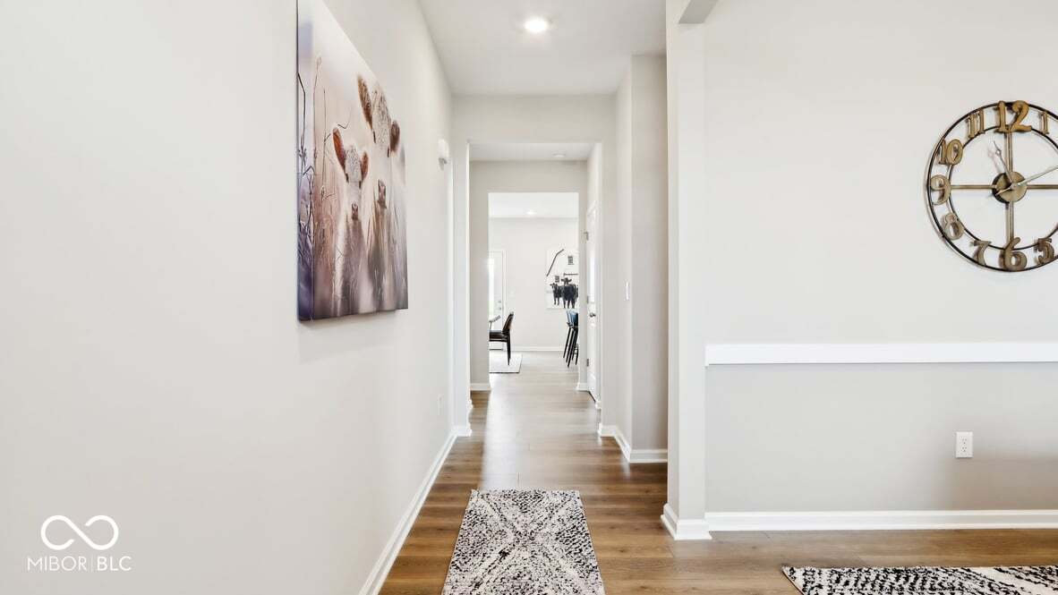 1608 Buttons Drive