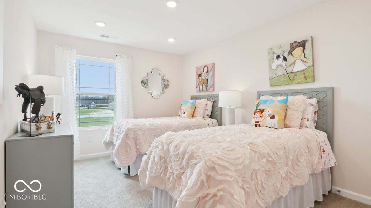 1608 Buttons Drive