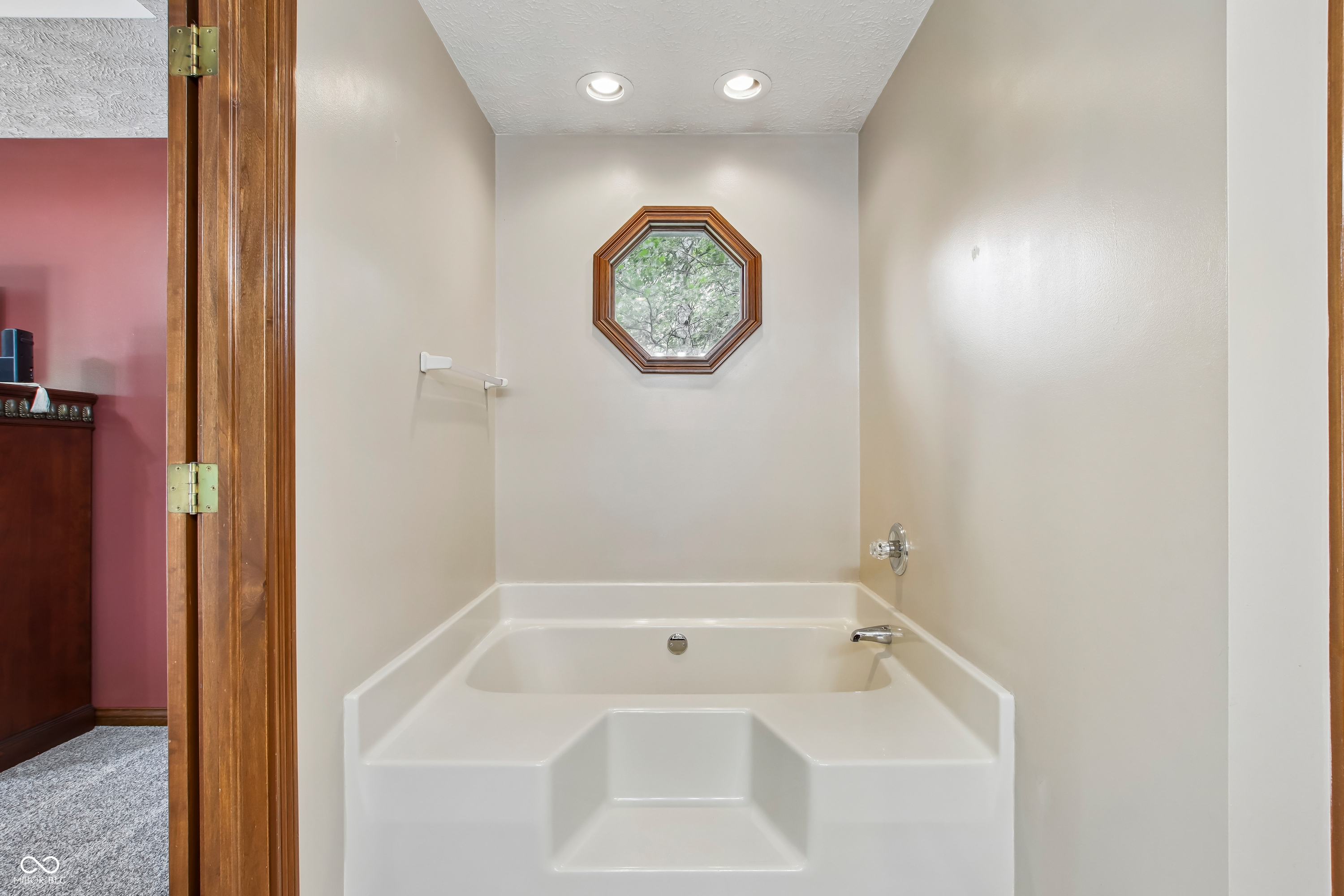 3746 Country Lane