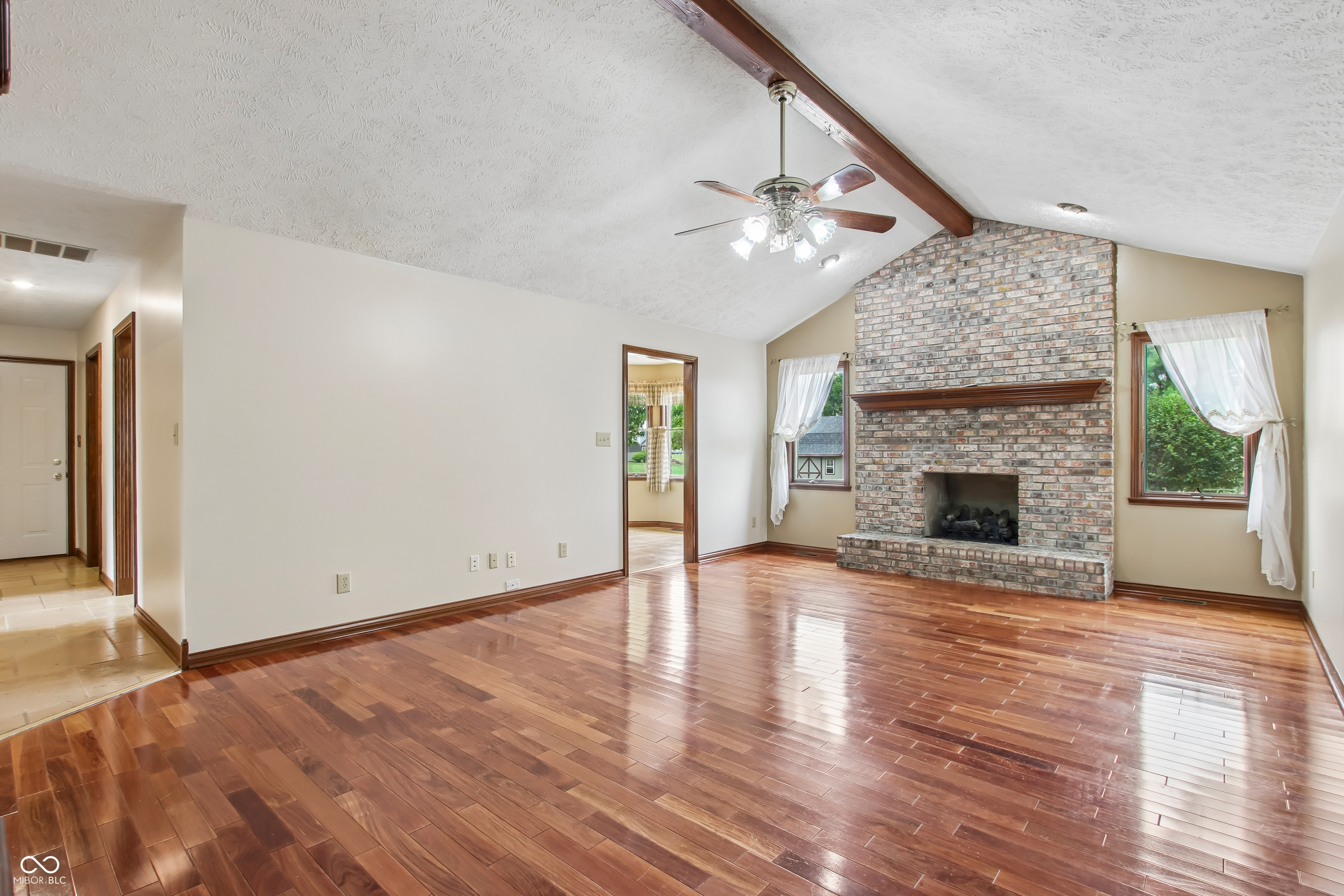3746 Country Lane