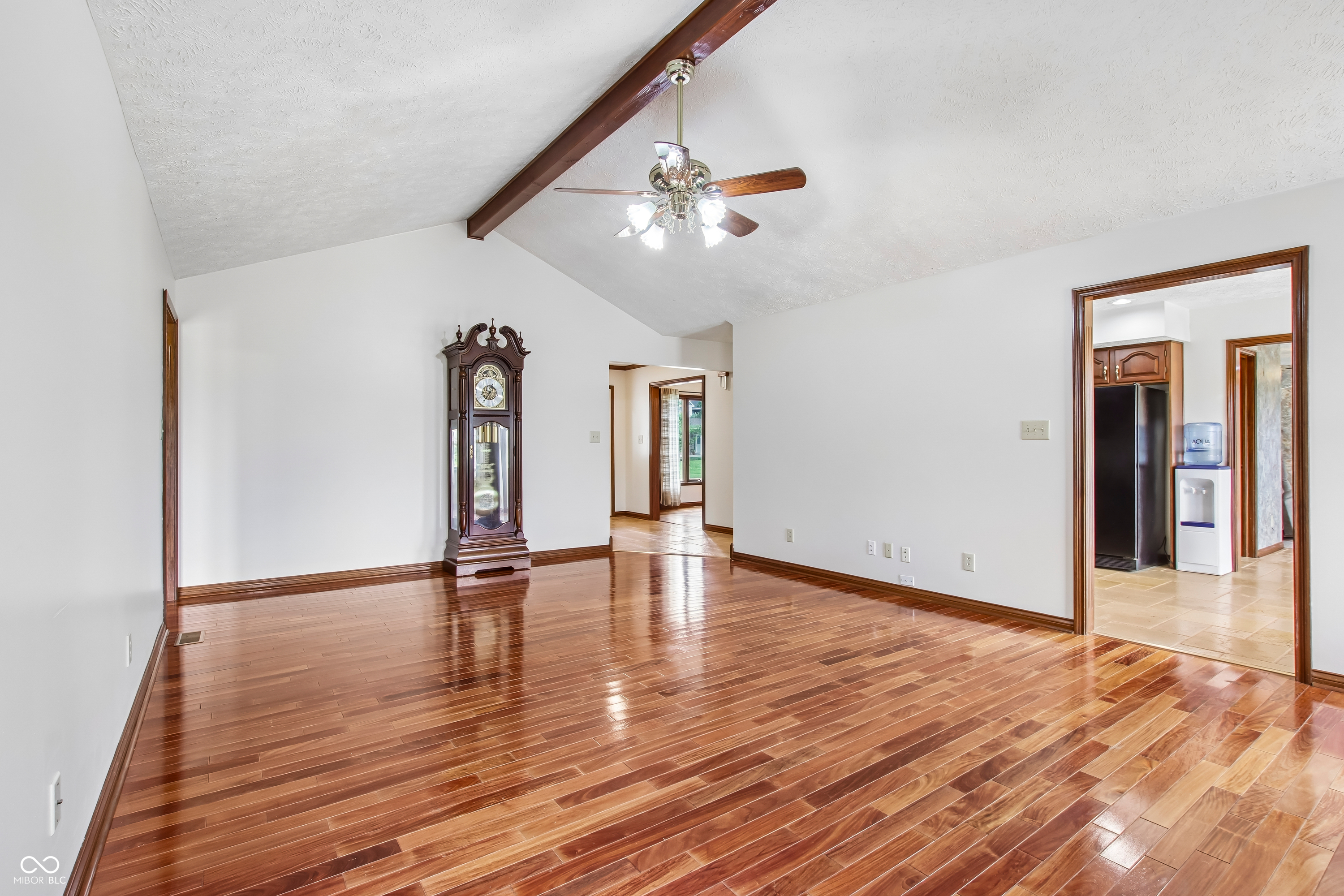 3746 Country Lane