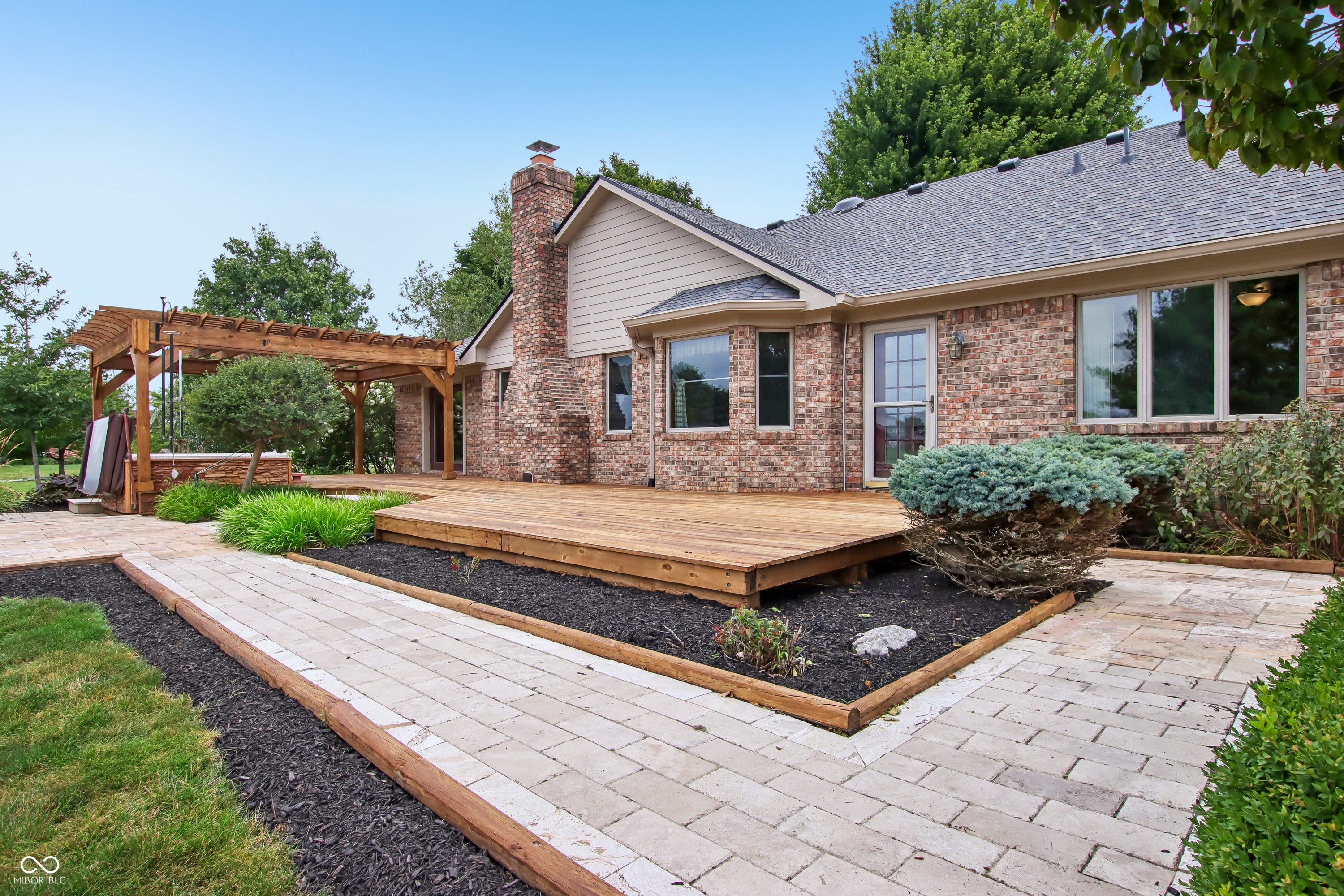 3746 Country Lane